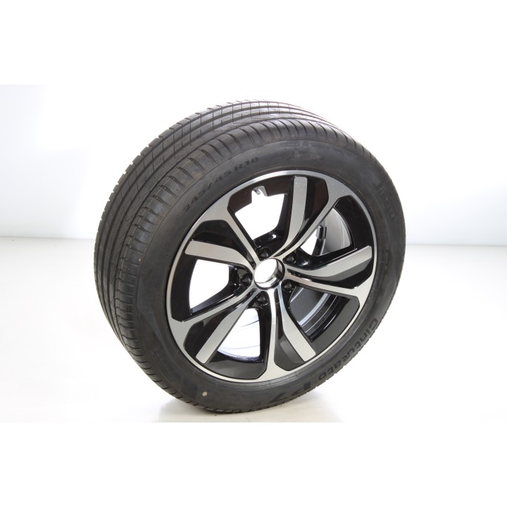 Pack de roues complètes  d'été en alliage 18 pouces avec pneus Pirelli pour CLE 236, Mercedes-Benz d'origine A2364011600