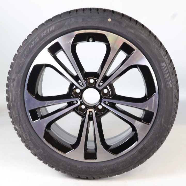 Pack de roues complètes  d'hiver en alliage 18 pouces avec pneus Pirelli pour Classe C 206, Mercedes-Benz d'origine A2064016200