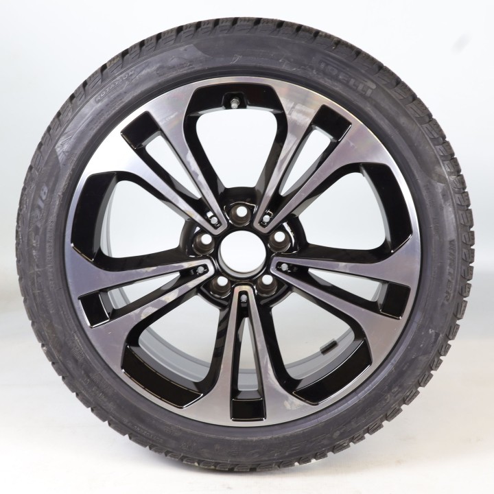 Pack de roues complètes  d'hiver en alliage 18 pouces avec pneus Pirelli pour Classe C 206, Mercedes-Benz d'origine A2064016200