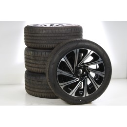 Pack de roues complètes  d'été en alliage 18 pouces avec pneus Pirelli pour Classe E 214, Mercedes-Benz d'origine A2144013000