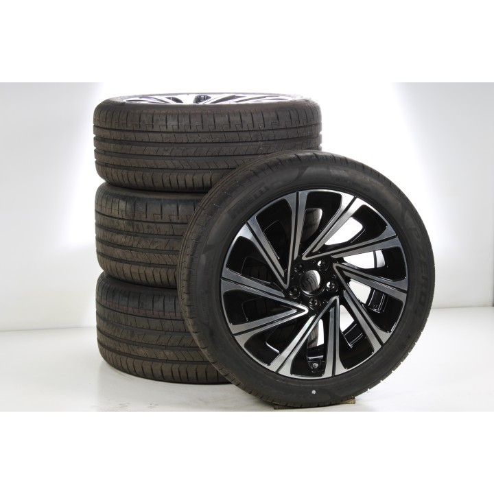 Pack de roues complètes  d'été en alliage 18 pouces avec pneus Pirelli pour Classe E 214, Mercedes-Benz d'origine A2144013000