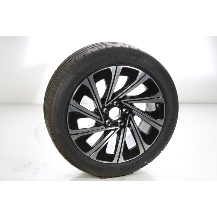 Pack de roues complètes  d'été en alliage 18 pouces avec pneus Pirelli pour Classe E 214, Mercedes-Benz d'origine A2144013000
