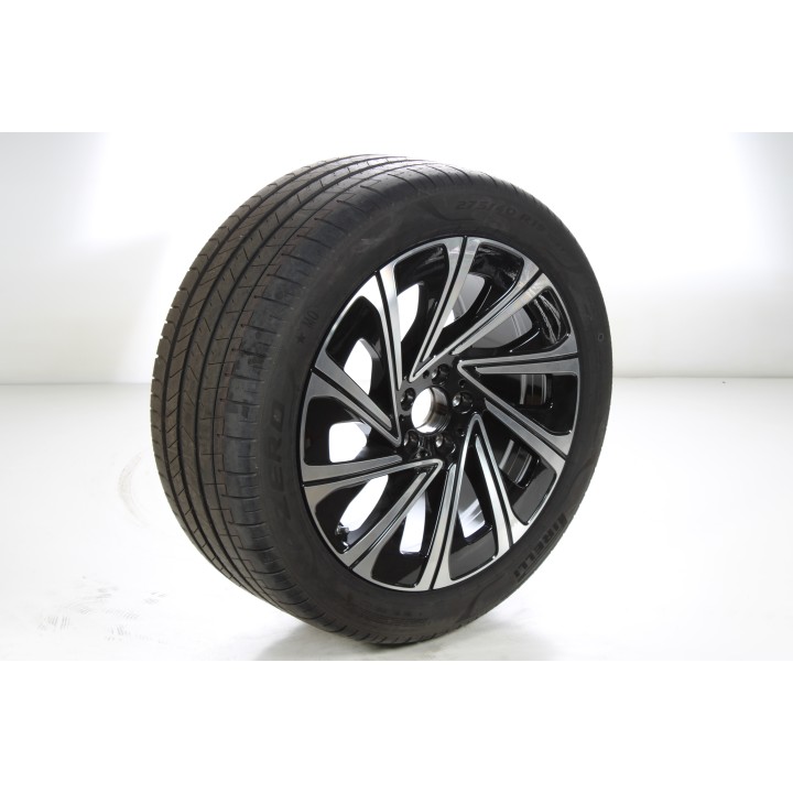 Pack de roues complètes  d'été en alliage 18 pouces avec pneus Pirelli pour Classe E 214, Mercedes-Benz d'origine A2144013000