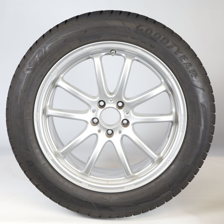 Pack de roues complètes  d'hiver en alliage 19 pouces avec pneus Goodyear pour EQS 297, Mercedes-Benz d'origine A2974012200