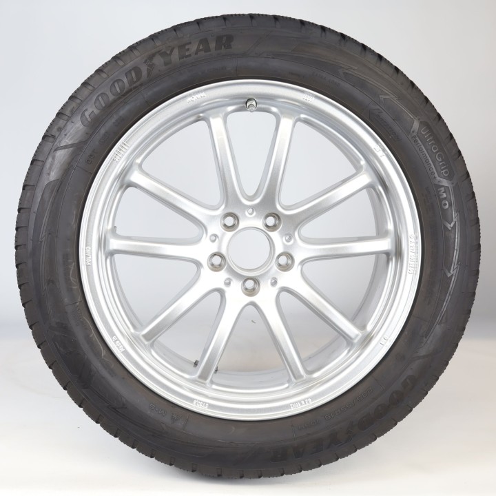 Pack de roues complètes  d'hiver en alliage 19 pouces avec pneus Goodyear pour EQS 297, Mercedes-Benz d'origine A2974012200
