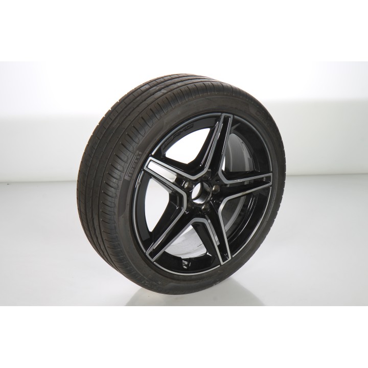 Pack de roues complètes  d'été en alliage 19 pouces avec pneus Pirelli pour CLS 257, Mercedes-AMG d'origine A2574011500