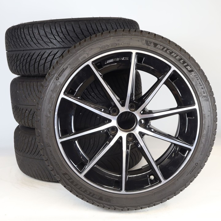 Pack de roues complètes  d'hiver en alliage 18 pouces avec pneus Michelin pour Classe A 177, Mercedes-AMG d'origine A1774014300