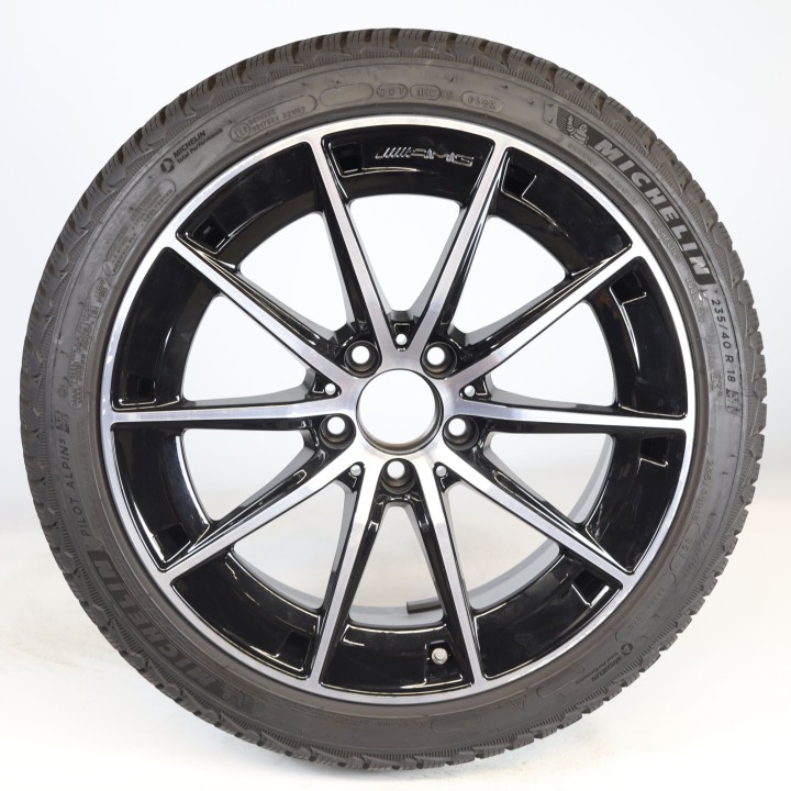 Pack de roues complètes  d'hiver en alliage 18 pouces avec pneus Michelin pour Classe A 177, Mercedes-AMG d'origine A1774014300