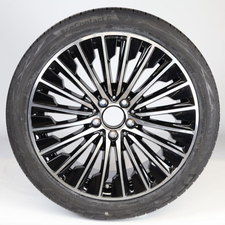 Pack de roues complètes  d'été en alliage 19 pouces avec pneus Continental pour CLE 236, Mercedes-AMG d'origine A2364012100