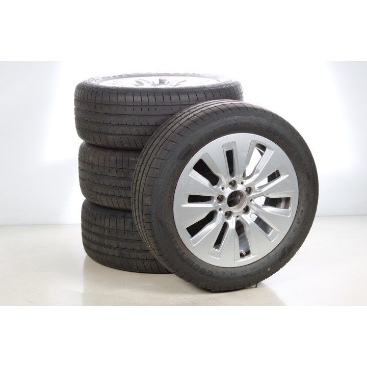 Pack de roues complètes  d'été en alliage 17 pouces avec pneus Goodyear pour Classe C 206, Mercedes-Benz d'origine A2064017000