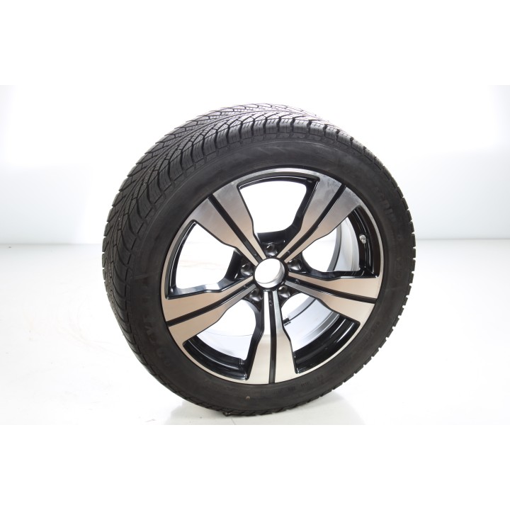 Pack de roues complètes  d'hiver en alliage 18 pouces avec pneus Goodyear pour Classe C 206, Mercedes-Benz d'origine A2064014000