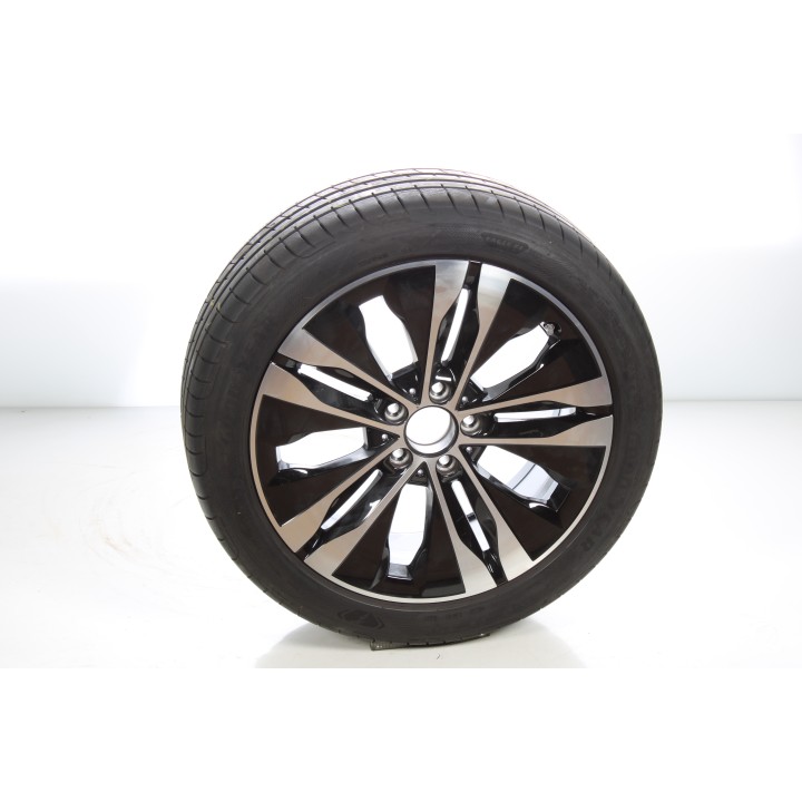 Pack de roues complètes  d'été en alliage 18 pouces avec pneus Goodyear pour Classe C 206, Mercedes-Benz d'origine A2064017300