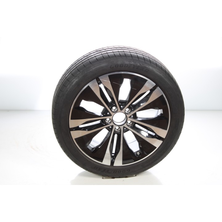 Pack de roues complètes  d'été en alliage 18 pouces avec pneus Goodyear pour Classe C 206, Mercedes-Benz d'origine A2064017300