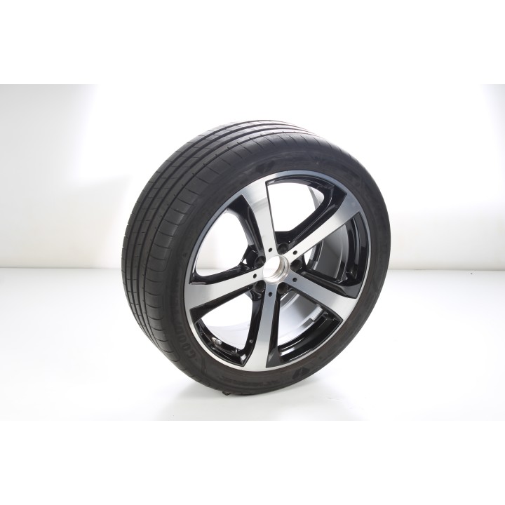 Pack de roues complètes  d'été en alliage 19 pouces avec pneus Goodyear pour Classe C 206, Mercedes-Benz d'origine A2064015800