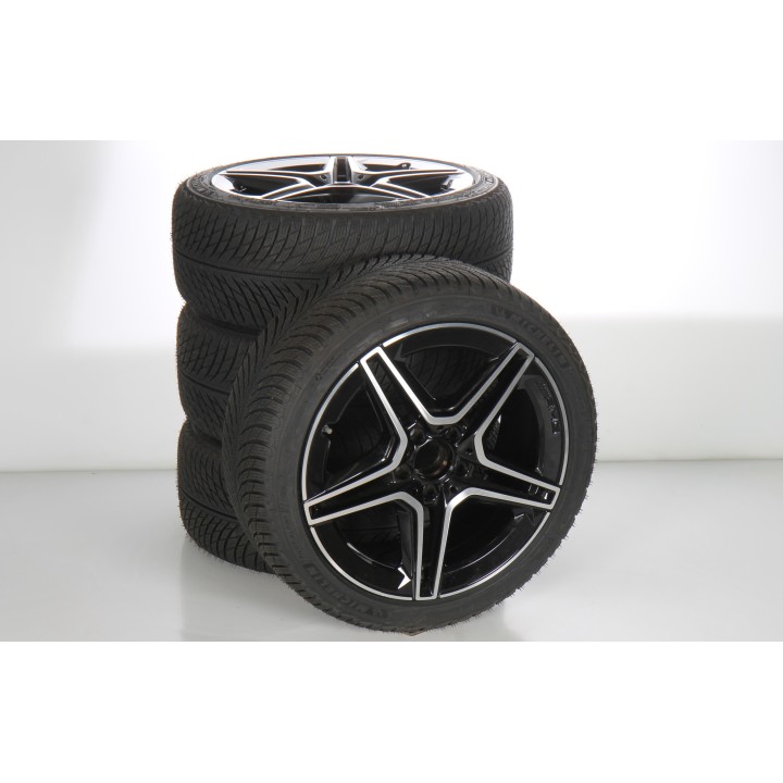Pack de roues complètes  d'hiver en alliage 18 pouces avec pneus Michelin pour Classe A 177, Mercedes-AMG d'origine A1774014000