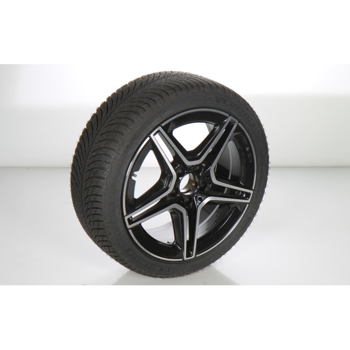 Pack de roues complètes  d'hiver en alliage 18 pouces avec pneus Michelin pour Classe A 177, Mercedes-AMG d'origine A1774014000