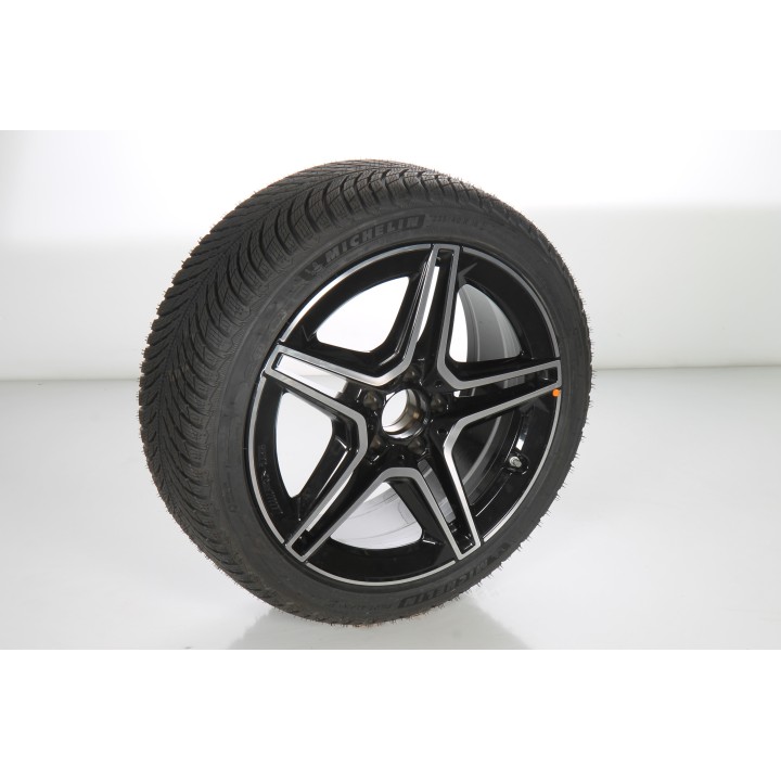 Pack de roues complètes  d'hiver en alliage 18 pouces avec pneus Michelin pour Classe A 177, Mercedes-AMG d'origine A1774014000