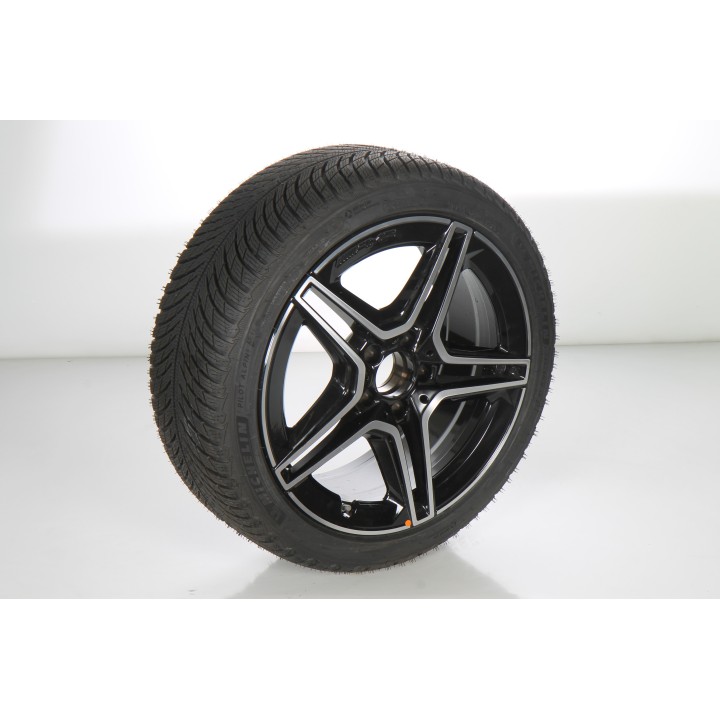 Pack de roues complètes  d'hiver en alliage 18 pouces avec pneus Michelin pour Classe A 177, Mercedes-AMG d'origine A1774014000