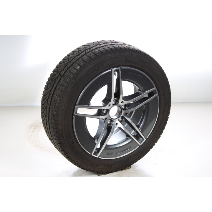 Pack de roues complètes  d'hiver en alliage 18 pouces avec pneus Michelin pour CLE 236, Mercedes-AMG d'origine A2364011800