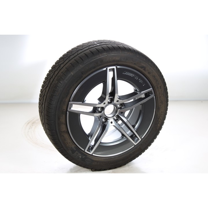 Pack de roues complètes  d'hiver en alliage 18 pouces avec pneus Michelin pour CLE 236, Mercedes-AMG d'origine A2364011800