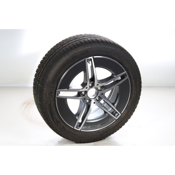 Pack de roues complètes  d'hiver en alliage 18 pouces avec pneus Michelin pour CLE 236, Mercedes-AMG d'origine A2364011800