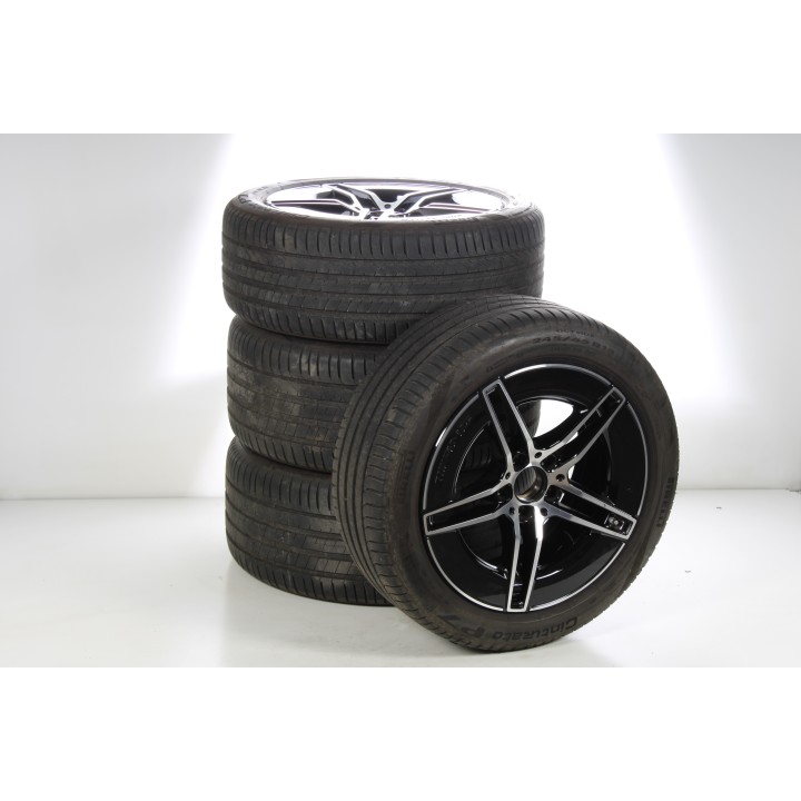 Pack de roues complètes  d'été en alliage 18 pouces avec pneus Pirelli pour CLE 236, Mercedes-AMG d'origine A2364011700