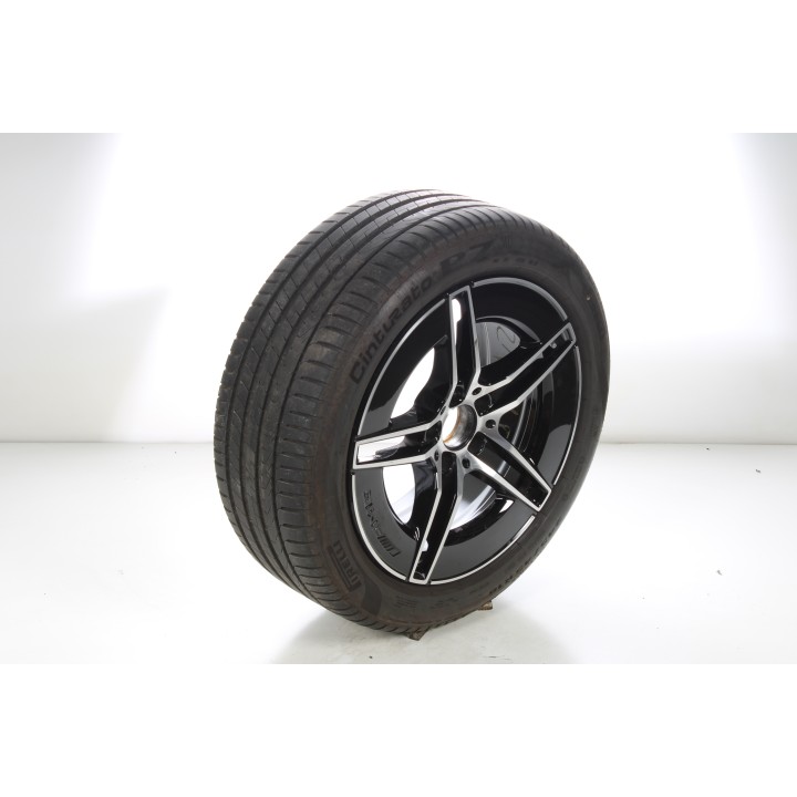 Pack de roues complètes  d'été en alliage 18 pouces avec pneus Pirelli pour CLE 236, Mercedes-AMG d'origine A2364011700