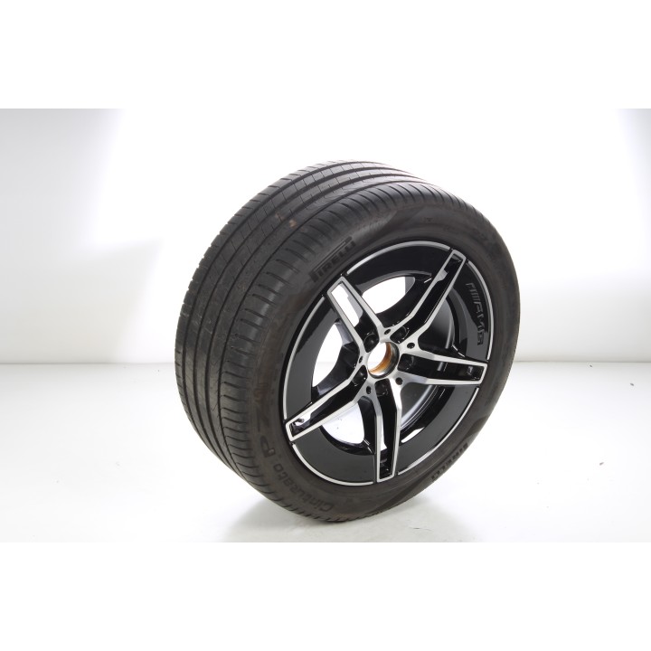 Pack de roues complètes  d'été en alliage 18 pouces avec pneus Pirelli pour CLE 236, Mercedes-AMG d'origine A2364011700