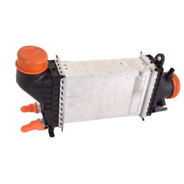 Refroidisseur d'air de suralimentation avec tuyau d'eau A2740900414